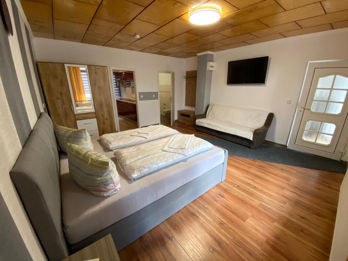Pension Florion Bernburg Buitenkant foto